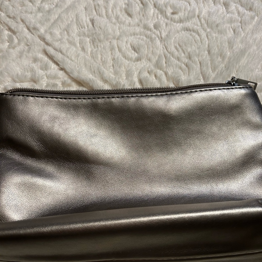 Woven Leather Bag. No scratches or stains. Rarely used. Measurements in photos. - Picture 14 of 15